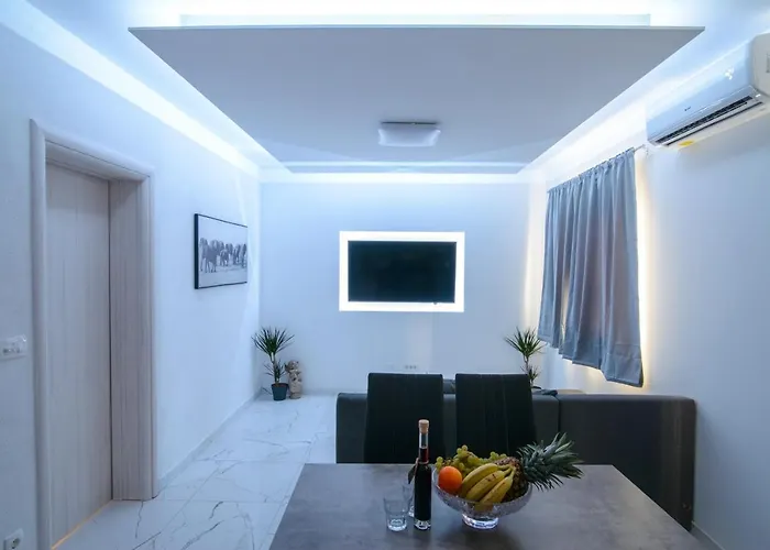 Pelja Διαμέρισμα *